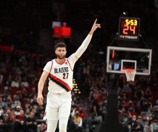 b体育-真主场龙客场虫！不会打客场开拓者难言脱胎换骨